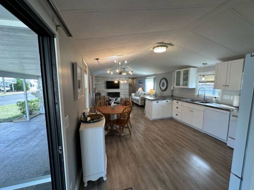 681 Lake Henry a Winter Haven, FL Mobile or Manufactured Home for Sale